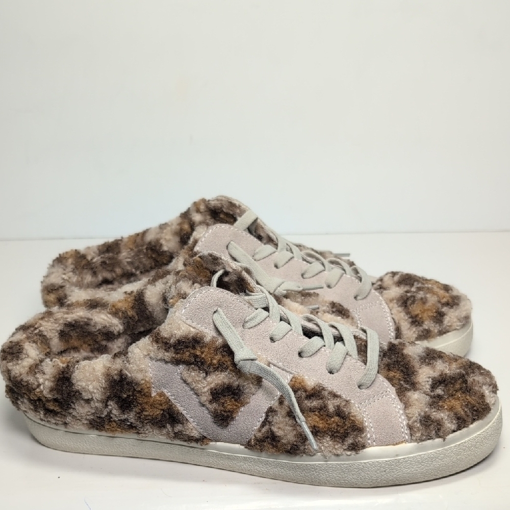Vintage Havana Tan and Cream Faux Fur slip on Sneakers womans size 8.5